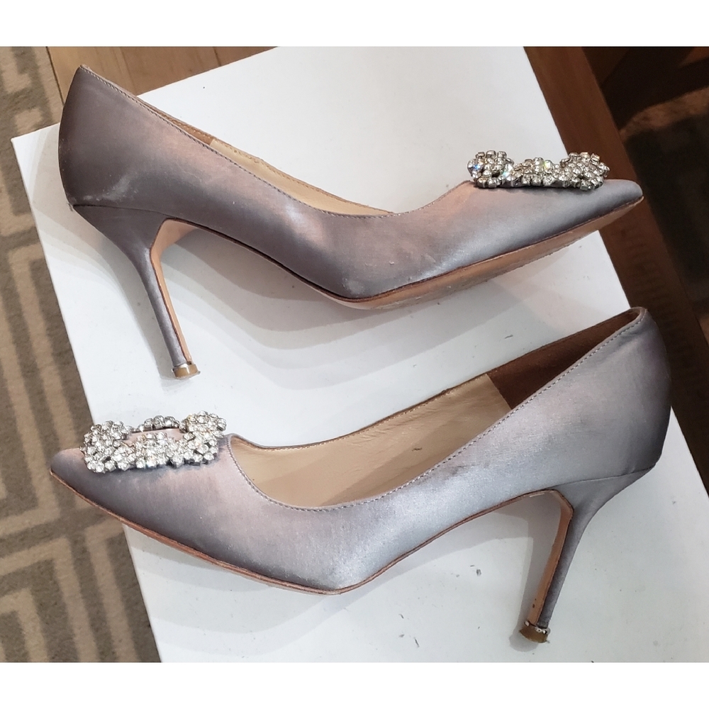Manolo Blahnik Hangisi Grey Satin - Picture 3 of 13